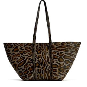 🎉HP🎉 Zara NWT Animal Print Leather Tote Bag